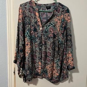 Women’s XL multicolor blouse from the Buckle
